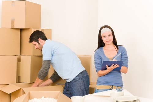 Packing and loading household furniture for a Notting Hill relocation
